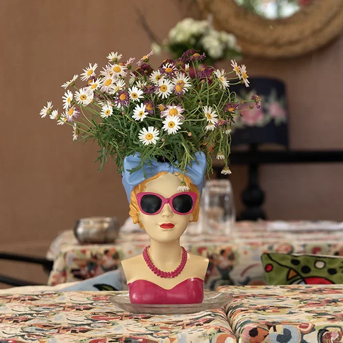 <strong>Pérégrinations #2712 - Salon-de-Provence | 13</strong> <small>© Rémy SALAÜN</small>