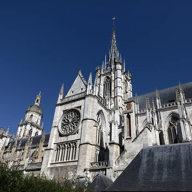 Monuments #2518 - Evreux | 27 © Rémy SALAÜN <strong>Monuments #2518 - Evreux | 27</strong> <small>© Rémy SALAÜN</small>